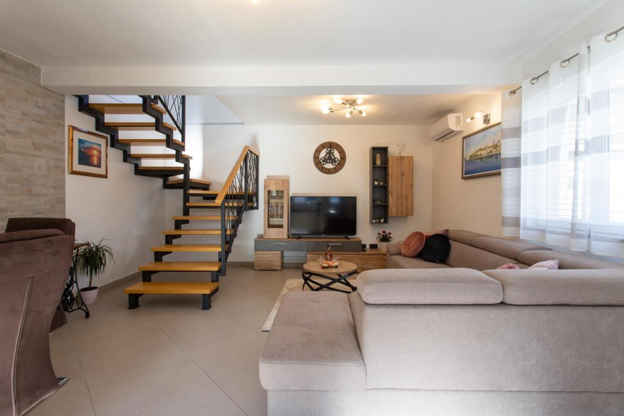 Holiday House Daisy Prapatnica المظهر الخارجي الصورة